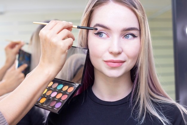 Từ vựng theo chủ đề dành cho IELTS – Kỳ 2: Beautify (làm đẹp)