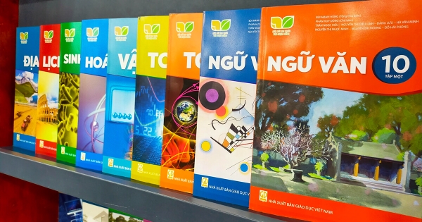 Những ưu khuyết của chương trình cải cách sách lớp 10